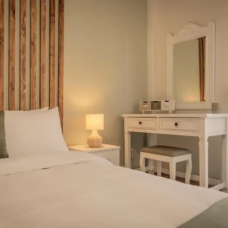 Aphrodite's On Agia Sofia Midas Apartmán *