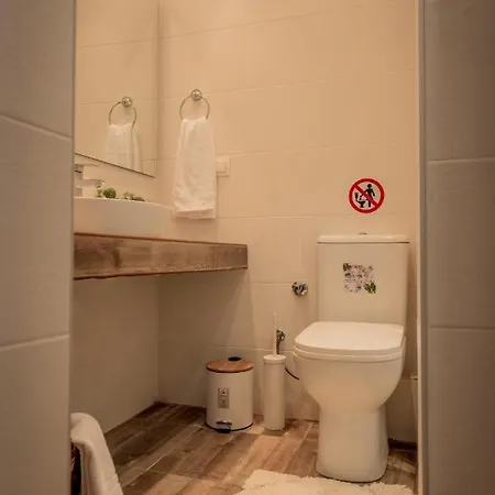 Aphrodite's On Agia Sofia Midas Apartmán *