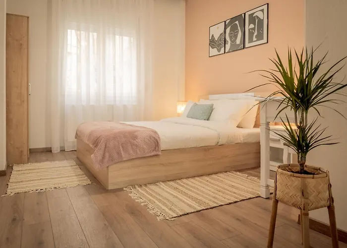 Aphrodite's On Agia Sofia Midas