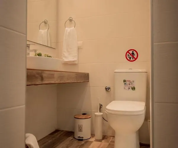 Aphrodite's On Agia Sofia Midas Apartamento *